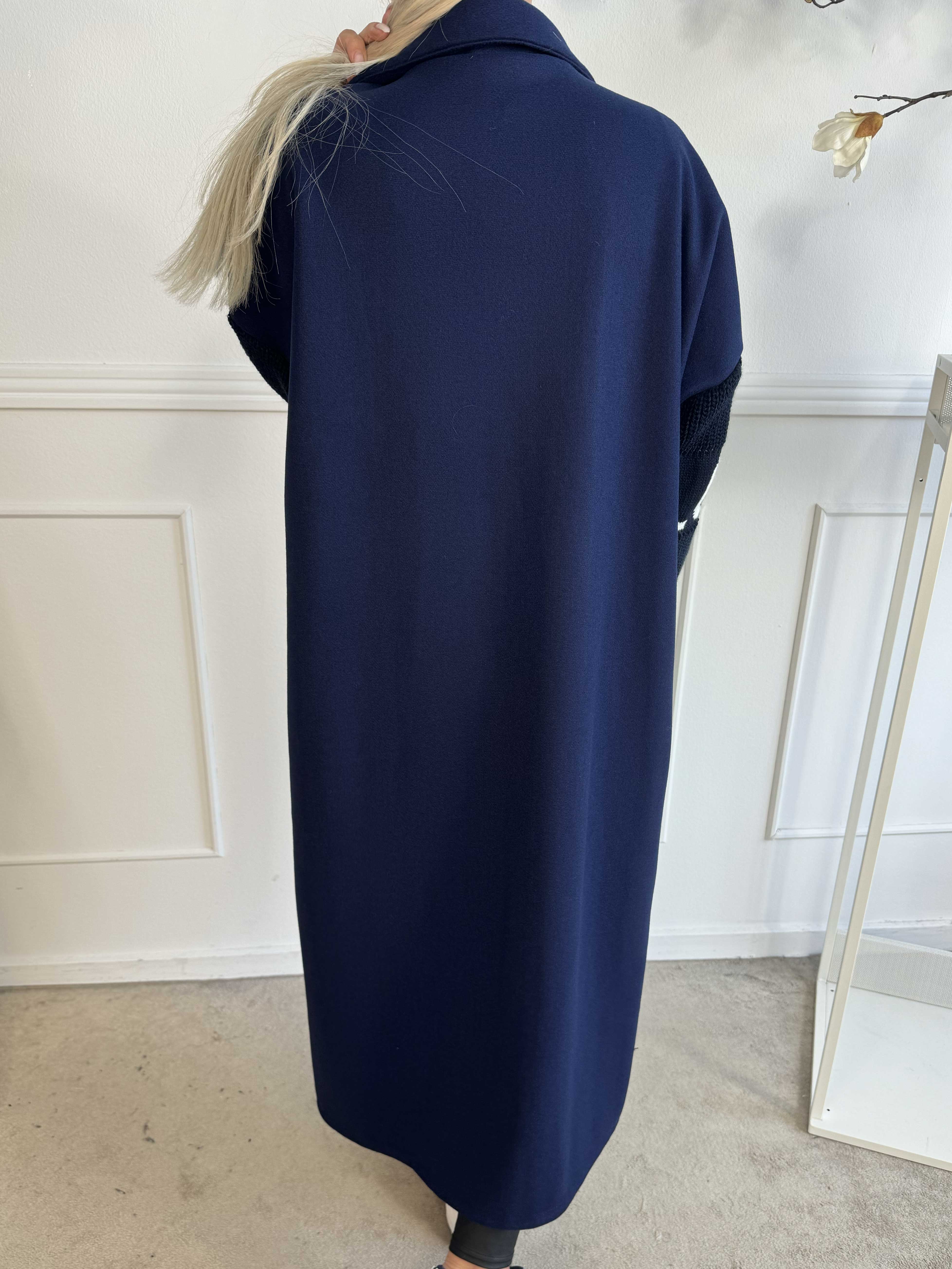 Debbie - Fin frakke med strikærmer